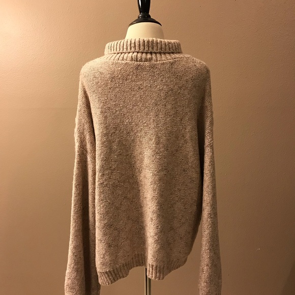 89th & Madison Long Sleeved Oversized Sweater - Picture 3 of 9